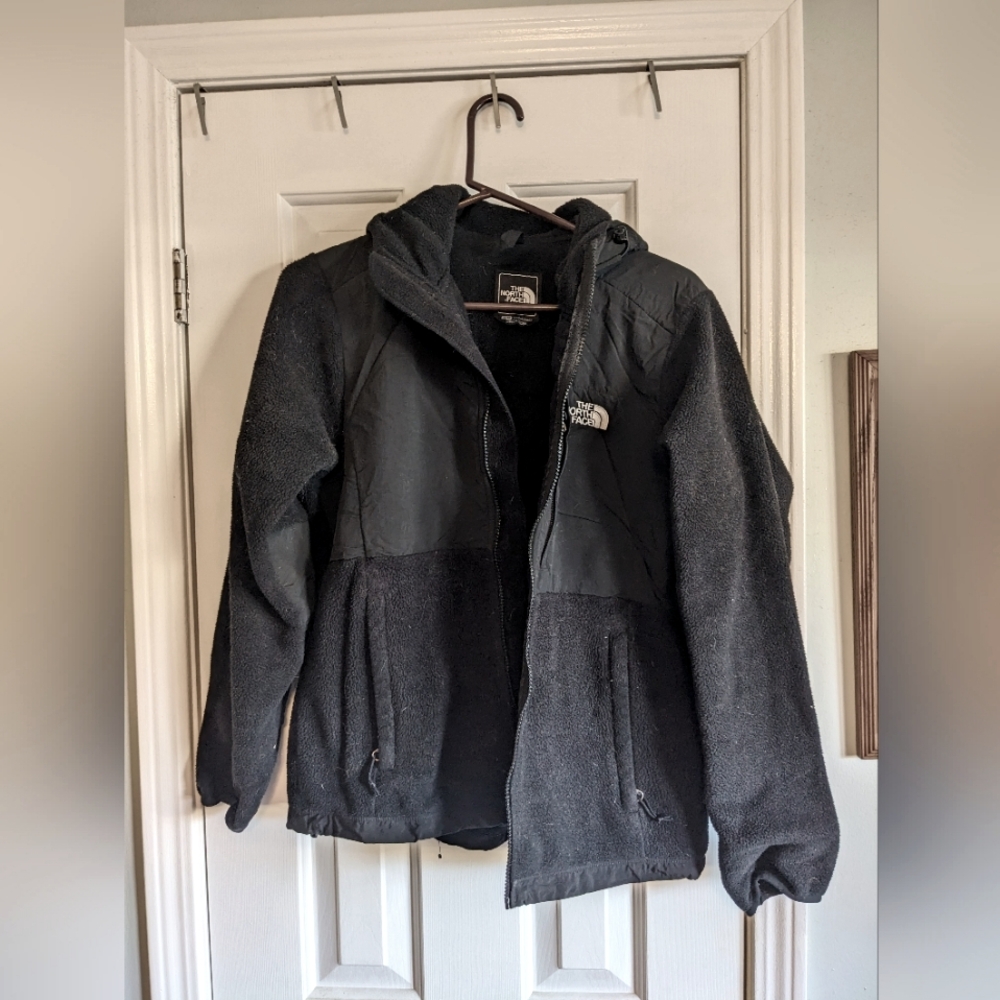 The North Face M/M black fleece jacket with hood Like New